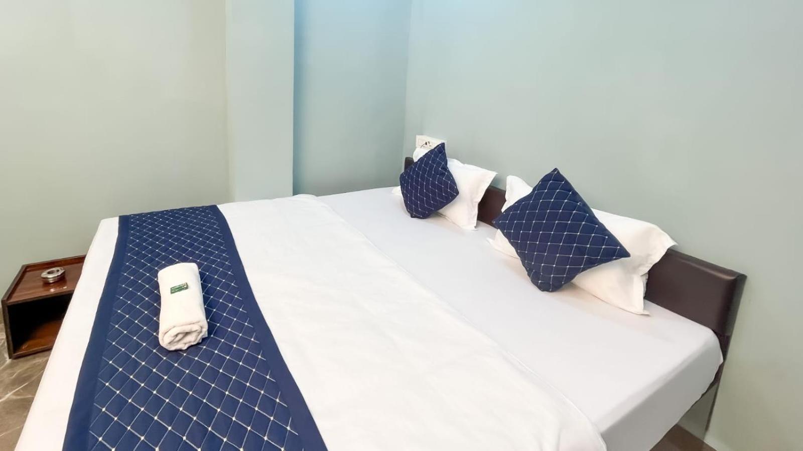 אינדורה Hotel Abhinandan מראה חיצוני תמונה