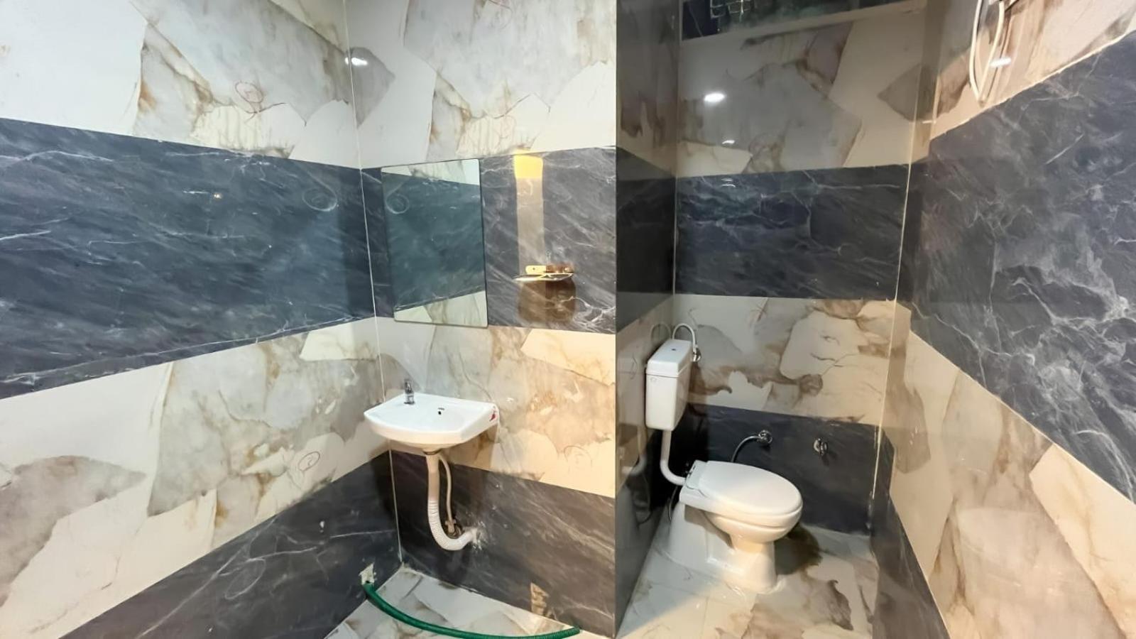 אינדורה Hotel Abhinandan מראה חיצוני תמונה